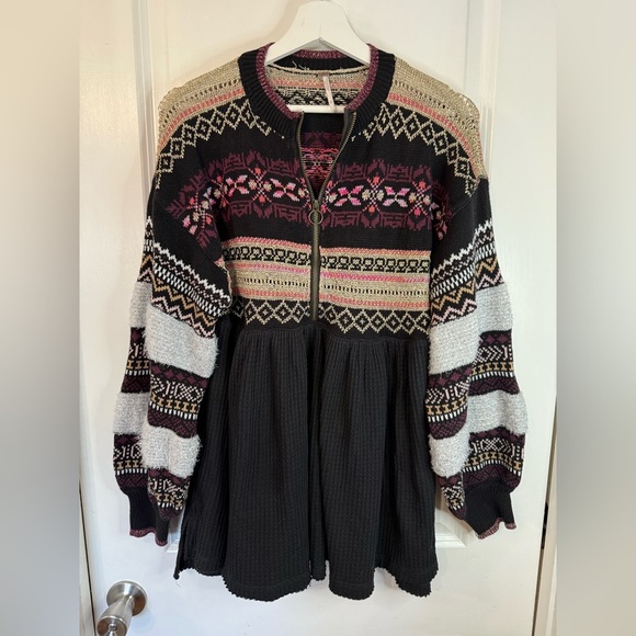 Free People Sweaters - Free People Women’s Black Cozy Cottage Long Sleeve Sweater - Size Large